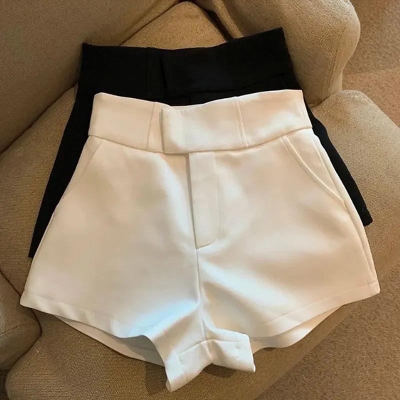 Women's Black High-Waisted Chic Basic Shorts - A-Line Slim Fit Casual Straight Pants, Comfortable Minimalist Streetwear Feminine Fashion Style