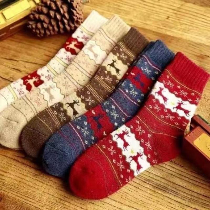 Christmas Reindeer Print Crew-socks, 5 Pairs Casual Soft Comfortable Breathable Stockings for Women, Women's Stockings for Fall & Winter, Festive & Party Supplies